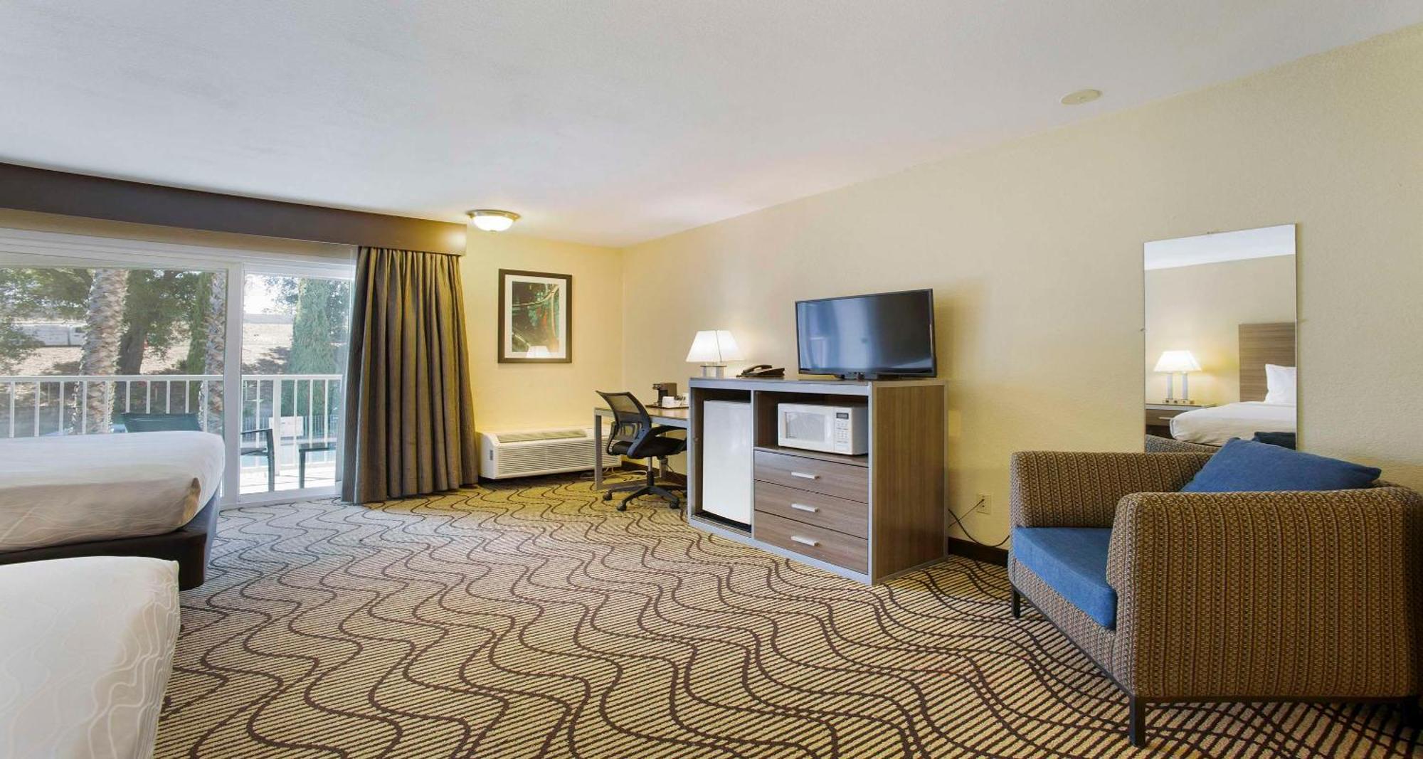 Surestay Plus Hotel By Best Western Sacramento North Экстерьер фото